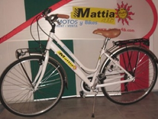  适合女孩和男孩的山地自行车 